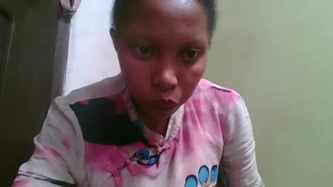 Snapshot of rinah654271 chatting on 05.19.26 rinah654271 online show from 05.19.26