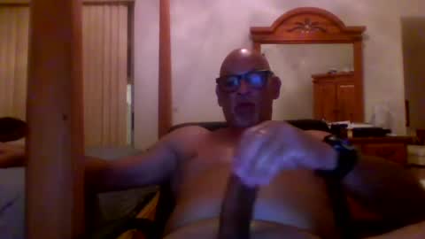 Snapshot of rionel chatting on 12.27.24 RioNel online show from 12.27.24