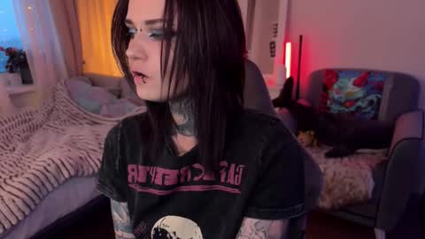 Snapshot of ripper_66 chatting on 11.29.25 DianaBrite fansl y online show from 11.29.25