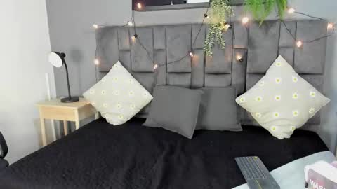 RIRI  online show from 11.12.25