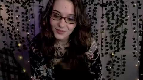 Snapshot of risha_laass chatting on 05.28.26 risha_laass online show from 05.28.26