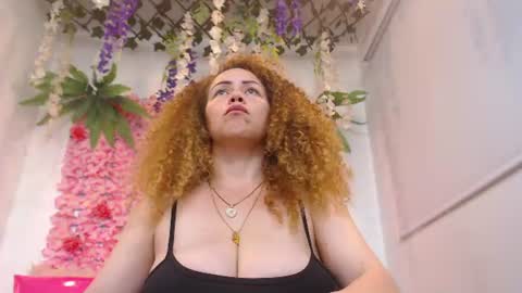 Snapshot of risitos_de_oro_ chatting on 06.16.26 Risitos De Oro online show from 06.16.26
