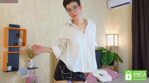 Agnes online show from 03.07.25