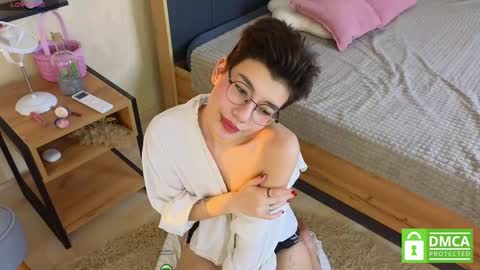 Agnes online show from 03.07.25