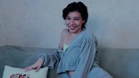 Agnes online show from 09.21.25