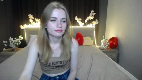 Snapshot of ritakiskis chatting on 05.15.26 ritakiskis online show from 05.15.26