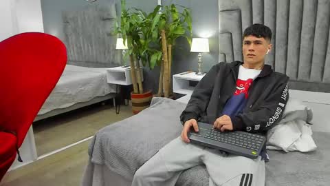 Roan Birkin online show from 02.09.25