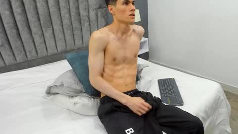 Roan Birkin online show from 02.19.25