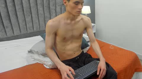 Roan Birkin online show from 02.23.25