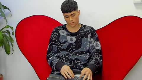 Roan Birkin online show from 03.09.25