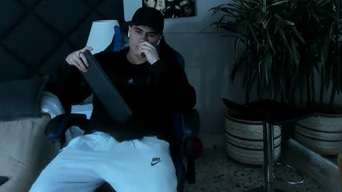 Roan Birkin online show from 03.03.26