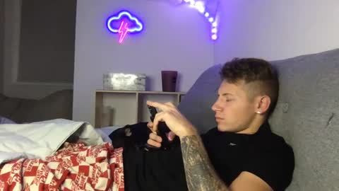 Snapshot of roastingcorn chatting on 01.05.25 RoastingCorn online show from 01.05.25