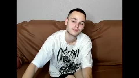 robert10211 online show from 11.02.25