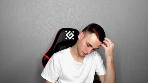 robert10211 online show from 11.06.25