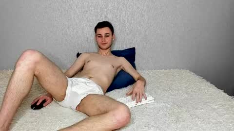 robert10211 online show from 04.01.26