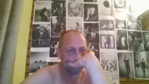 Snapshot of robert69huge chatting on 02.14.26 robert69huge online show from 02.14.26