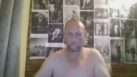 Snapshot of robert69huge chatting on 02.14.26 robert69huge online show from 02.14.26