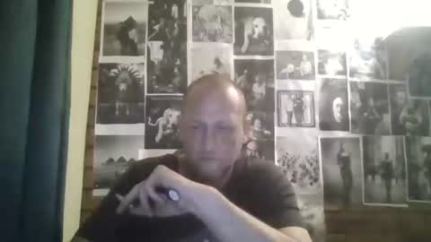 Snapshot of robert69huge chatting on 02.20.26 robert69huge online show from 02.20.26