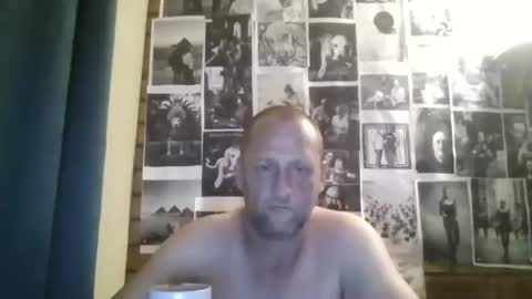 Snapshot of robert69huge chatting on 02.22.26 robert69huge online show from 02.22.26