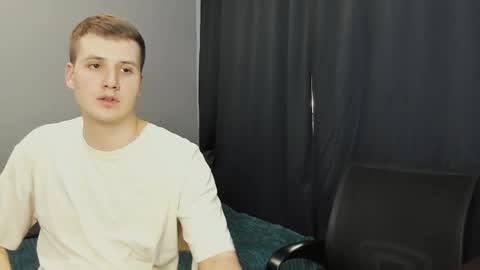 Lisa and Robert  i am online all days 900 am GMT3   online show from 02.15.25