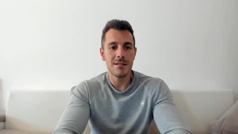Snapshot of roberto4ever chatting on 04.18.26 roberto4ever online show from 04.18.26