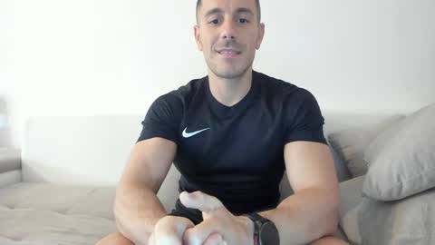 Snapshot of roberto4ever chatting on 04.29.26 roberto4ever online show from 04.29.26
