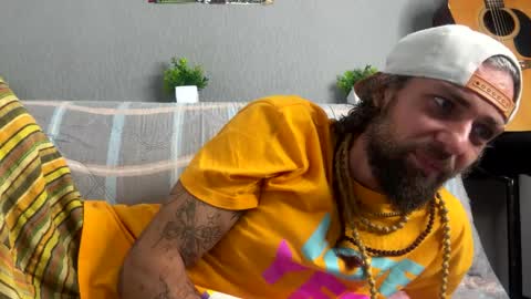 Snapshot of roberto_gray chatting on 05.28.26 roberto gray online show from 05.28.26
