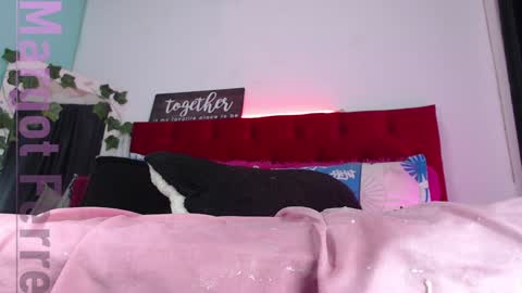 Snapshot of robinsonbaker chatting on 12.04.24 Margot Ferrer online show from 12.04.24