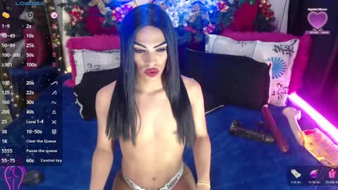 Snapshot of robinsonbaker chatting on 01.28.25 Margot Ferrer online show from 01.28.25