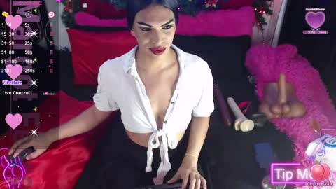 Snapshot of robinsonbaker chatting on 03.11.25 Margot Ferrer online show from 03.11.25