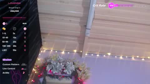 Snapshot of robinsonbaker chatting on 09.11.25 Margot Ferrer online show from 09.11.25