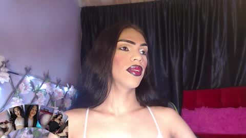 Snapshot of robinsonbaker chatting on 12.23.25 Margot Ferrer online show from 12.23.25