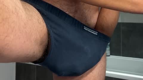 Snapshot of robwhites_uk chatting on 01.27.25 Rob online show from 01.27.25