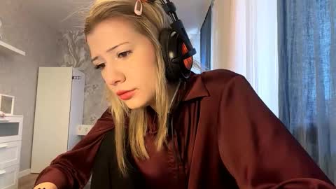 Snapshot of rochellehouis chatting on 02.26.26 Anny online show from 02.26.26