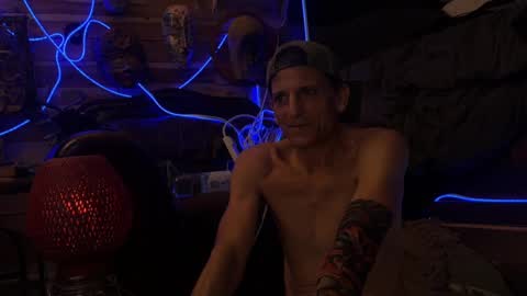 Snapshot of rockemx chatting on 02.18.25 rockemx online show from 02.18.25