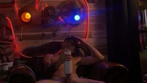 Snapshot of rockemx chatting on 11.21.25 rockemx online show from 11.21.25