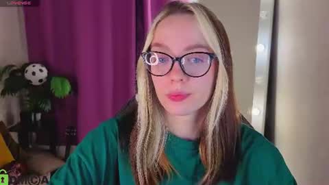 Snapshot of rockett_bunny chatting on 06.28.26 Rockett online show from 06.28.26