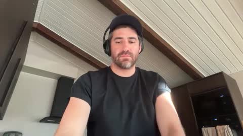 Snapshot of rogersterling11 chatting on 05.05.26 Roger Sterling online show from 05.05.26