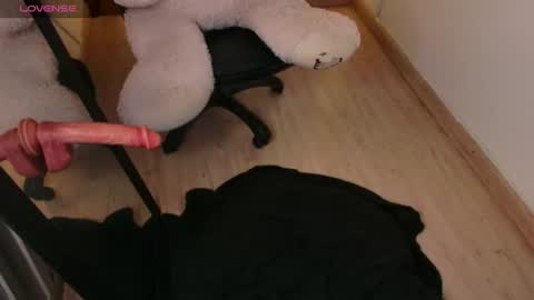 Snapshot of rohanalan_ chatting on 06.22.26 Sof online show from 06.22.26