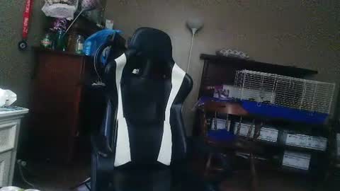 Snapshot of roisierios chatting on 01.31.25 Rosie Rios online show from 01.31.25