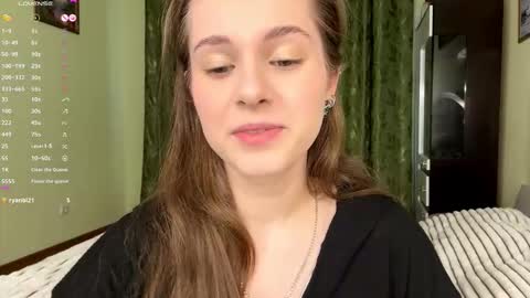 Snapshot of rolandaslatten chatting on 01.11.26 Mia online show from 01.11.26