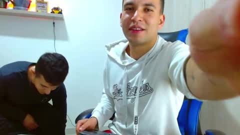 Snapshot of rolos_hot32 chatting on 09.25.25 rolos_hot32 online show from 09.25.25