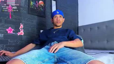 Snapshot of romancartier_ chatting on 10.30.25 Roman Cartier online show from 10.30.25