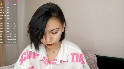 Snapshot of romeliahastert chatting on 09.11.25 Anica online show from 09.11.25