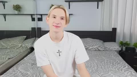 Snapshot of ron_vilsx chatting on 09.17.25 ron vilsx online show from 09.17.25