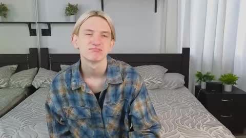 Snapshot of ron_vilsx chatting on 09.18.25 ron vilsx online show from 09.18.25