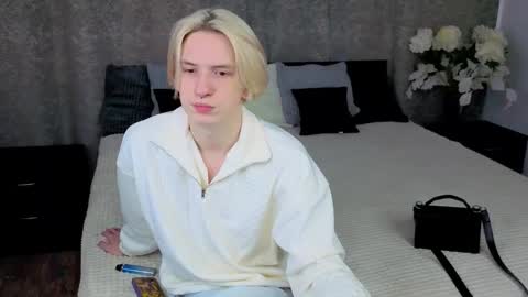 Snapshot of ron_vilsx chatting on 11.13.25 ron vilsx online show from 11.13.25