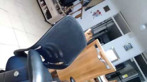 Snapshot of room911 chatting on 03.02.25 herreraisa offical online show from 03.02.25