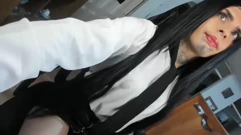 Snapshot of room911 chatting on 02.02.26 herreraisa offical online show from 02.02.26