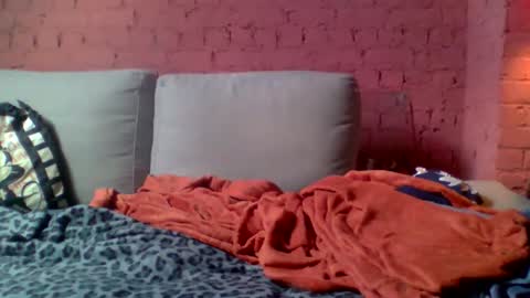 Snapshot of rootbott chatting on 09.22.25 rootbott online show from 09.22.25